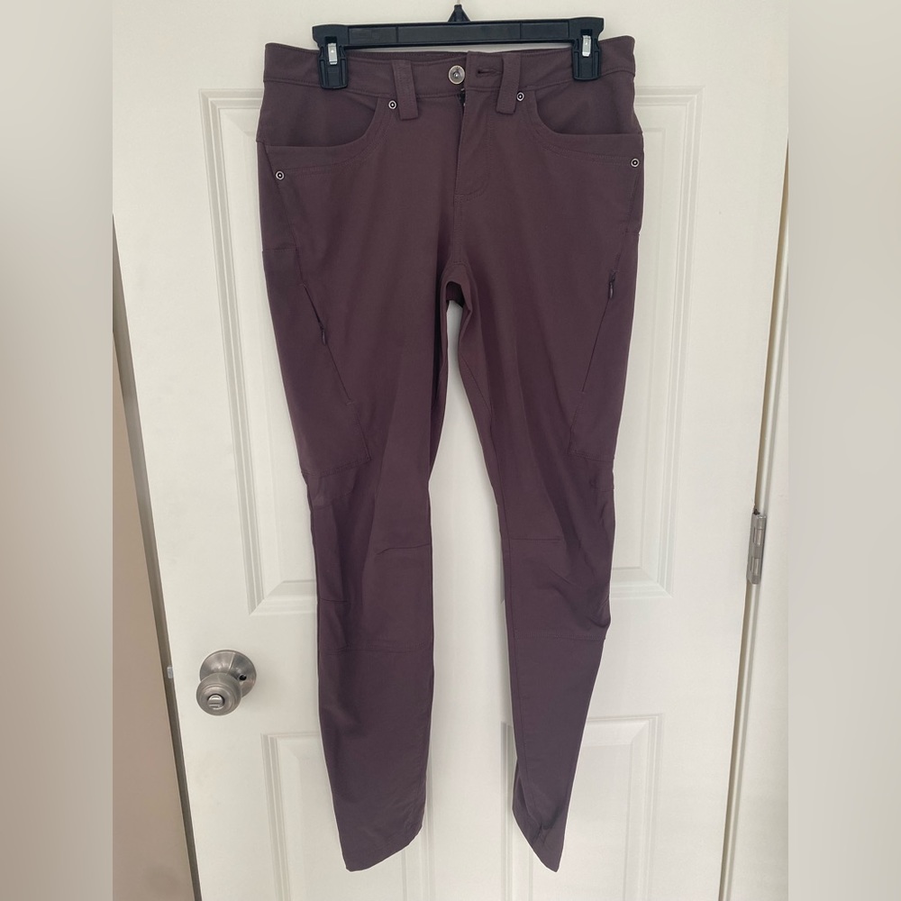 Duluth Trading Flexpedition hiking pants. Size 4